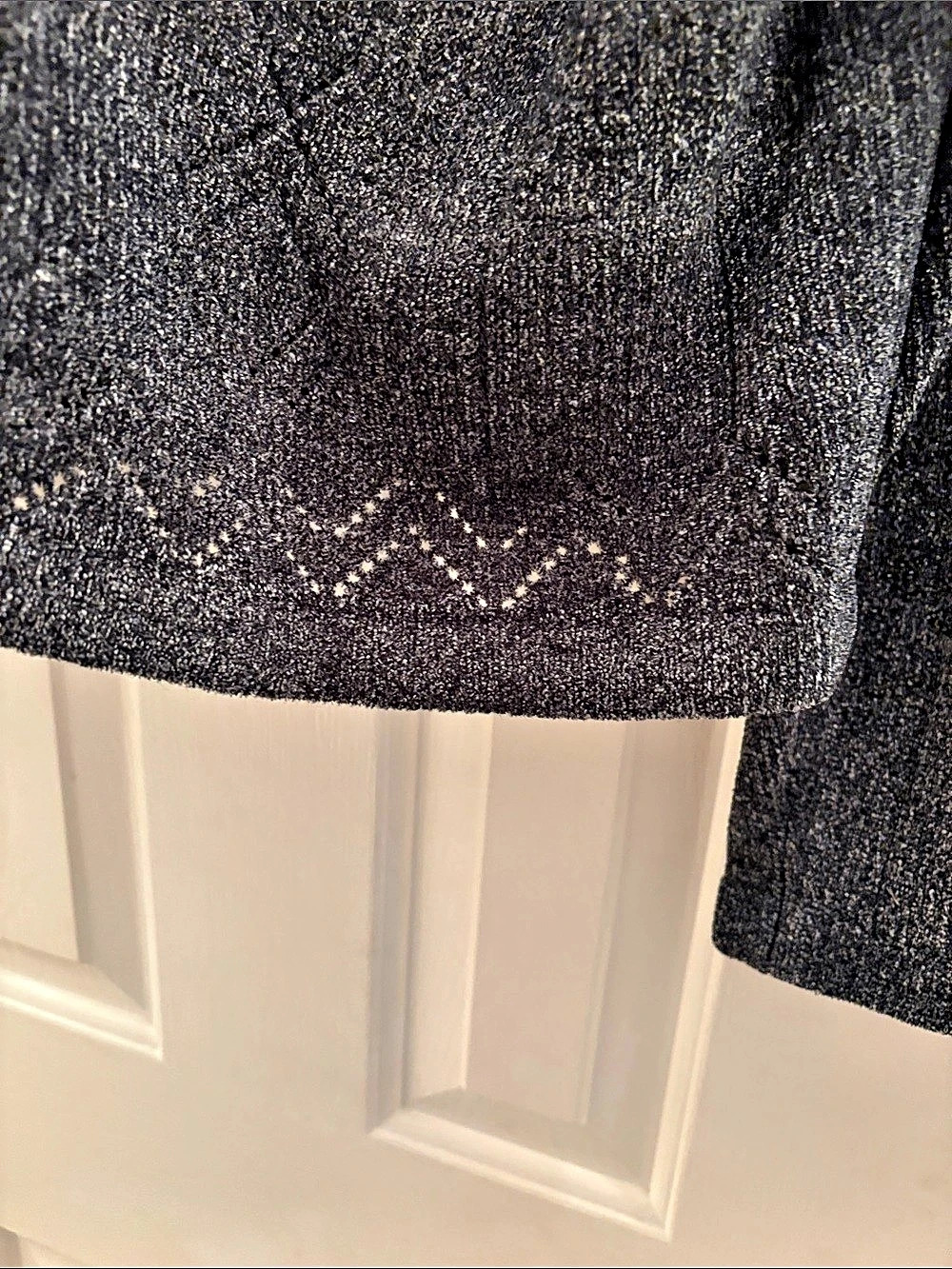 Van Heusen V-Neck Cardigan in Black & Gray Size Large - Picture 7 of 11